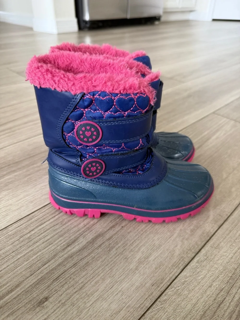 Cat and Jack Girls Navy and Hot Pink Fur Lined Winter Boots 11/12